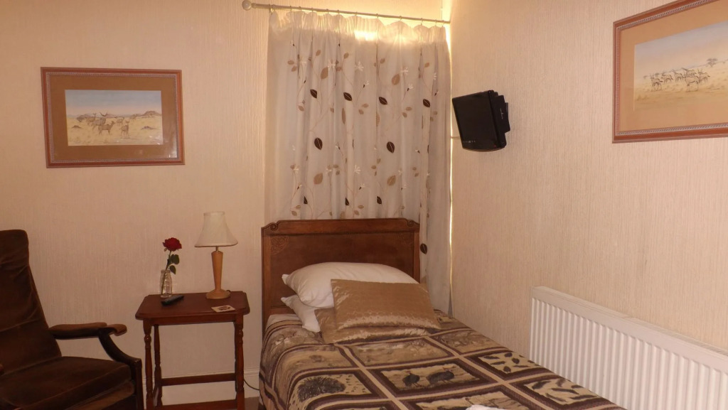 Cedar House B&B