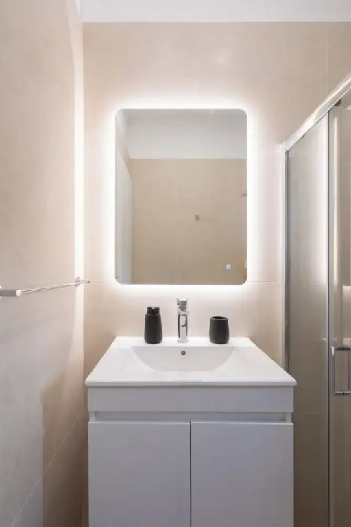 15 Minutes Walk to Acropolis, Minimalist Studio