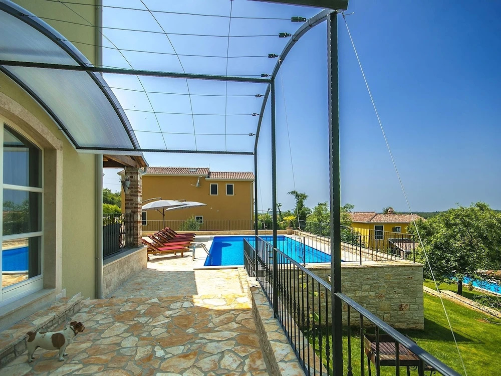 Beautiful Child-friendly Villa With Private Pool in Porec