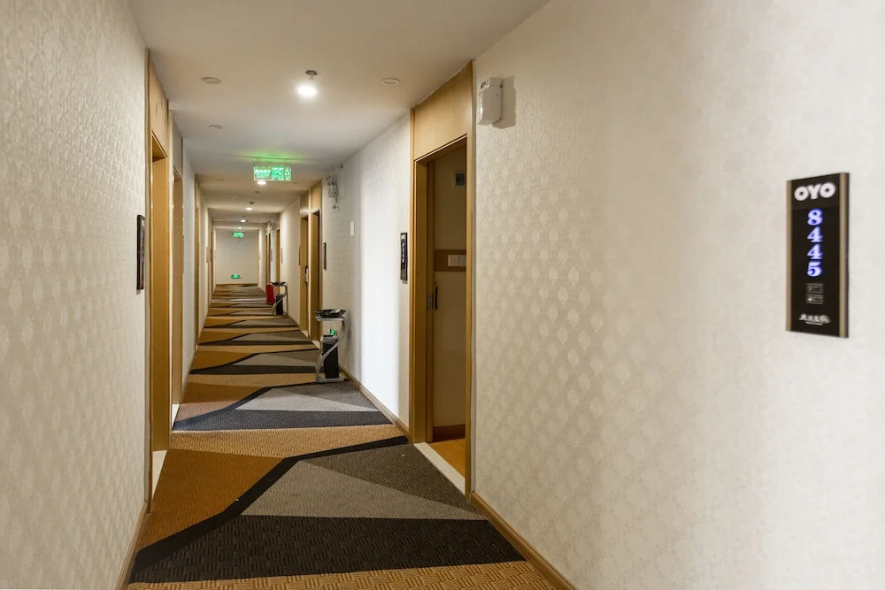 OYO 8011 Hotel