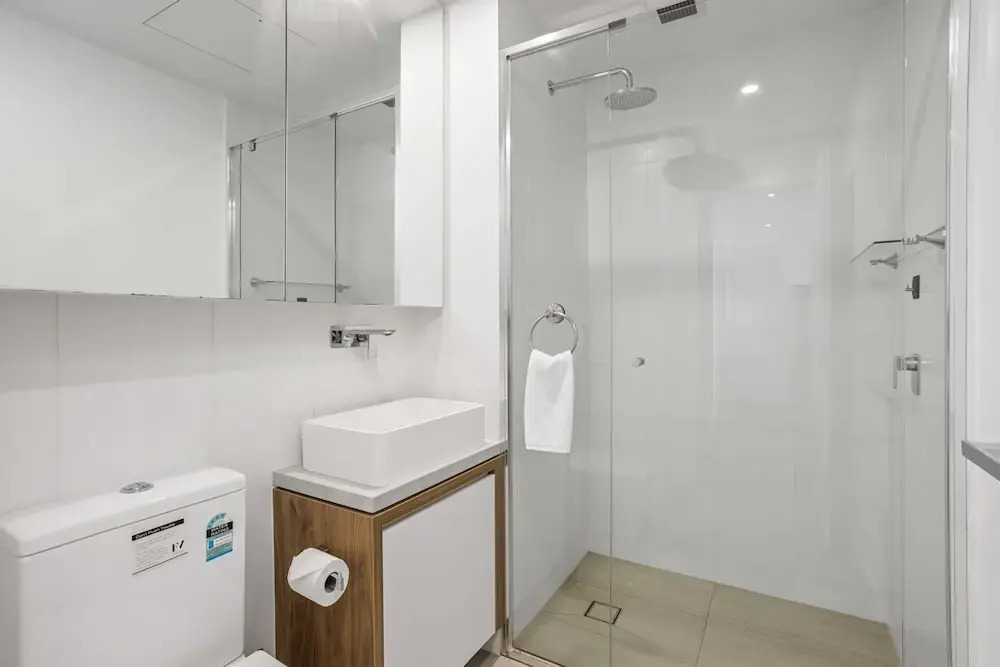 Chic 1-bed With Parking, Pool and Gym