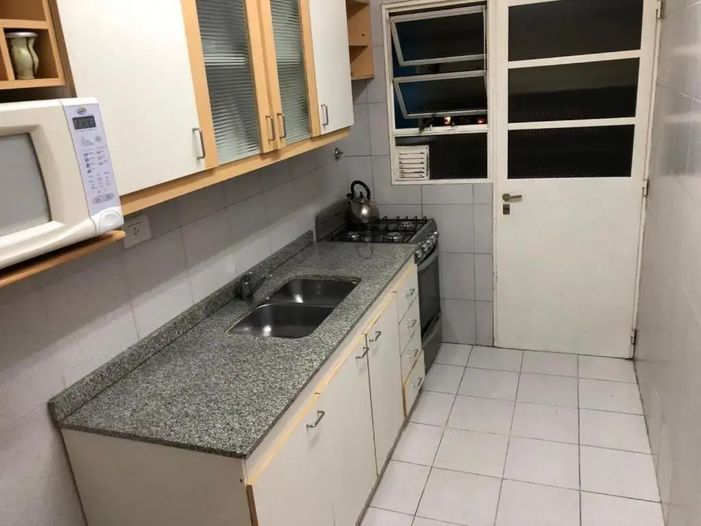 Alquilo por DIA SEMANA Y MES departamento en Palermo Rural Juncal y Oro 2-4 personas Piscina Cochera Wifi Gim Sauna Laundry SE SOLICITA SEÑA AL HUESPED Y su NUMERO DE CONTACTO