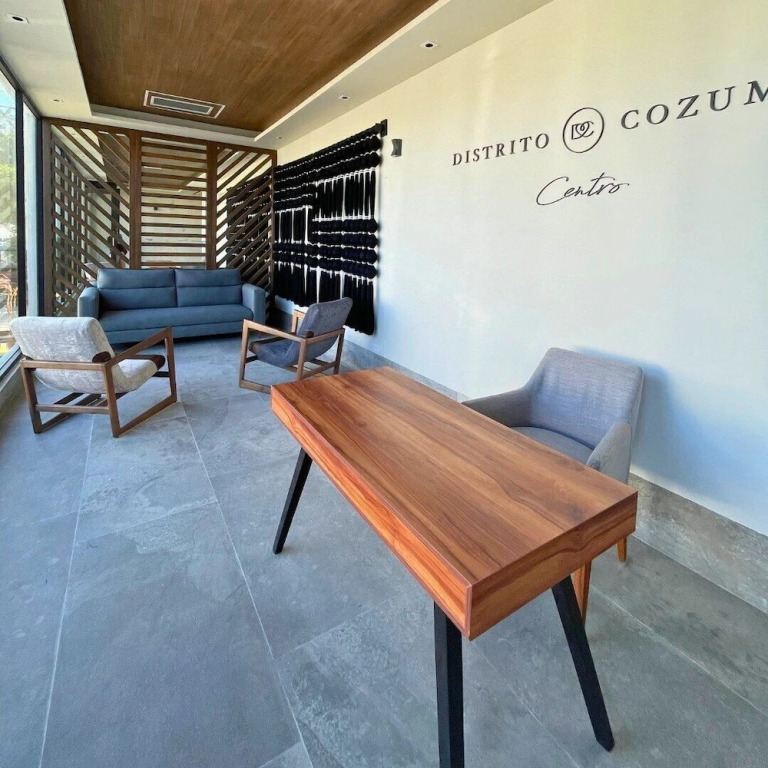 New Downtown Condo with Rooftop Pool