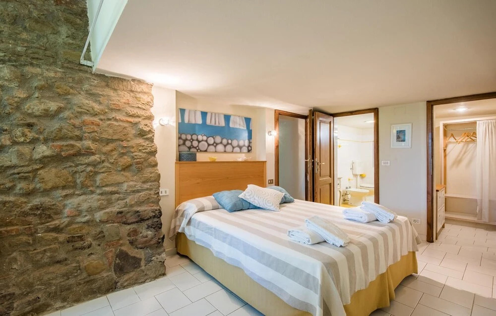 Amazing Home in Castiglion Fiorentino With 4 Bedrooms, Private Swimming Pool and Outdoor Swimming Pool