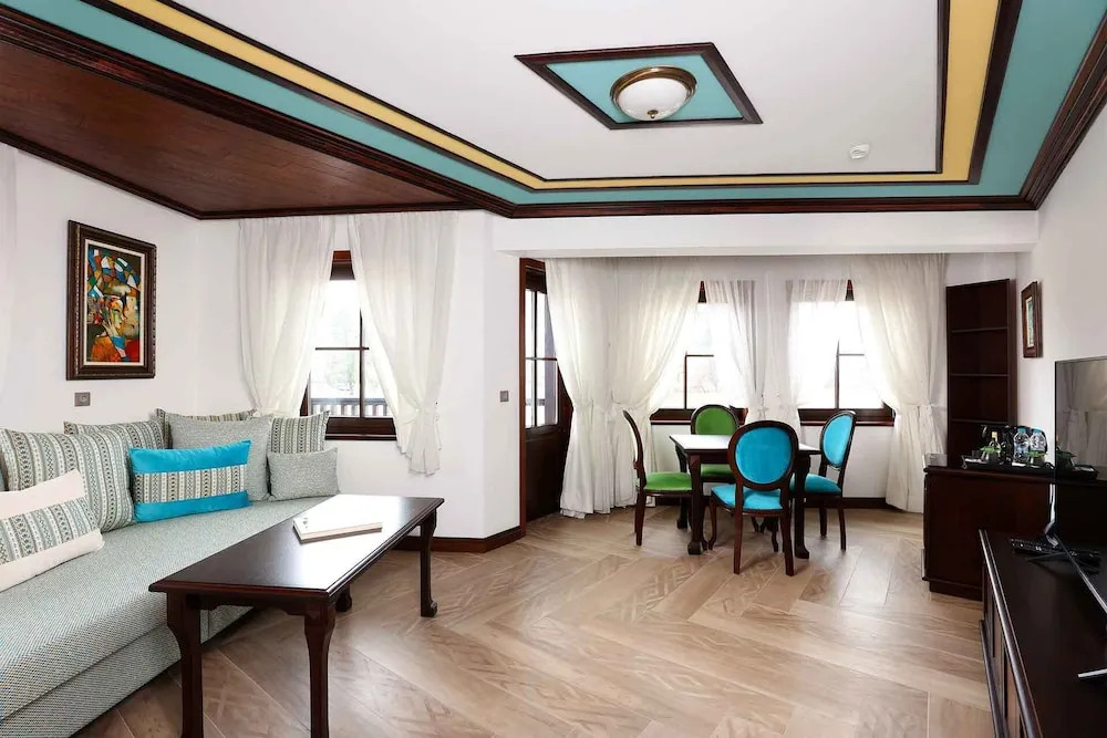 Armaco Residence