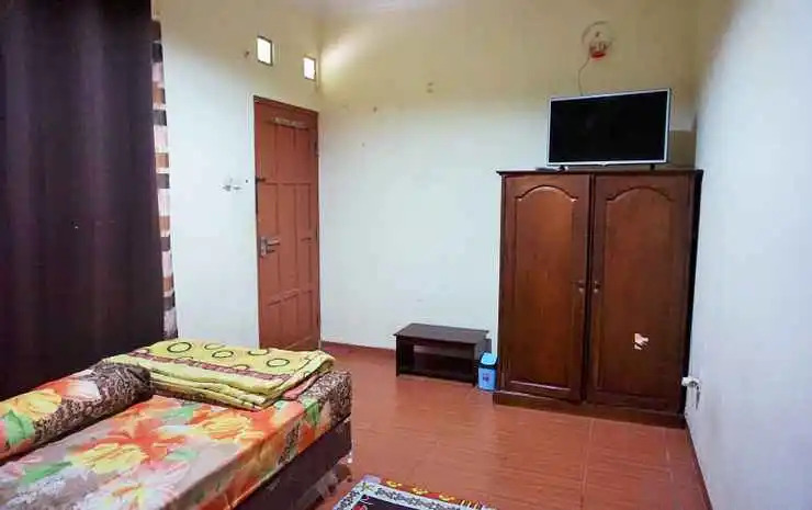 Comfort Room near Stasiun Lempuyangan at Wisma Bu Yanti 1