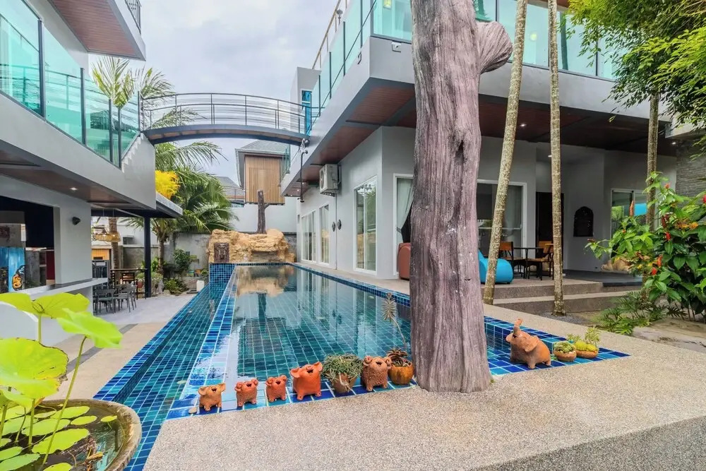 Modern 10BR ZipLine 3 Pools  V256