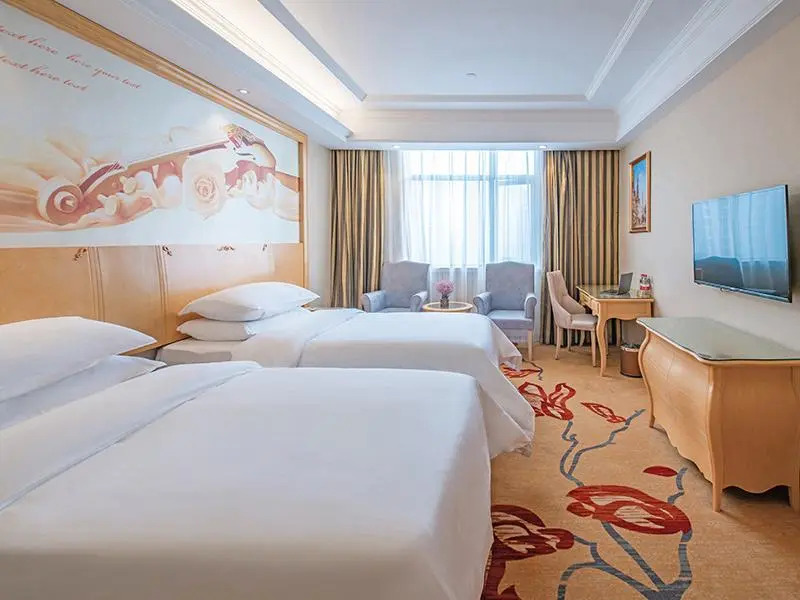 Vienna Hotel Hubei Yidu Jiefang Building