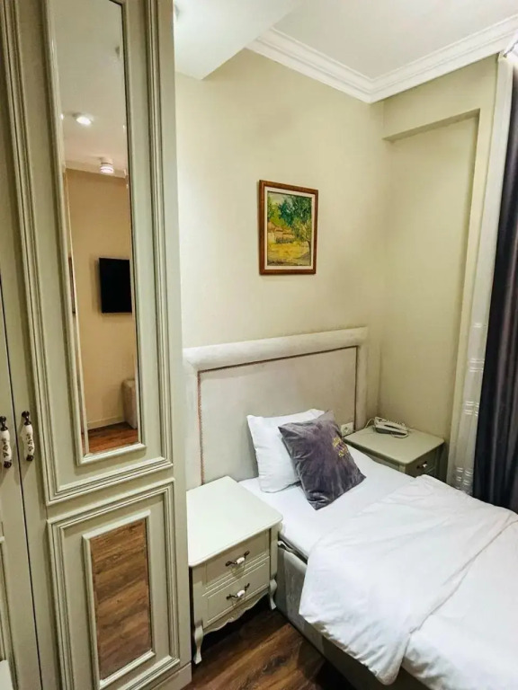 Two Rooms Plus Residence