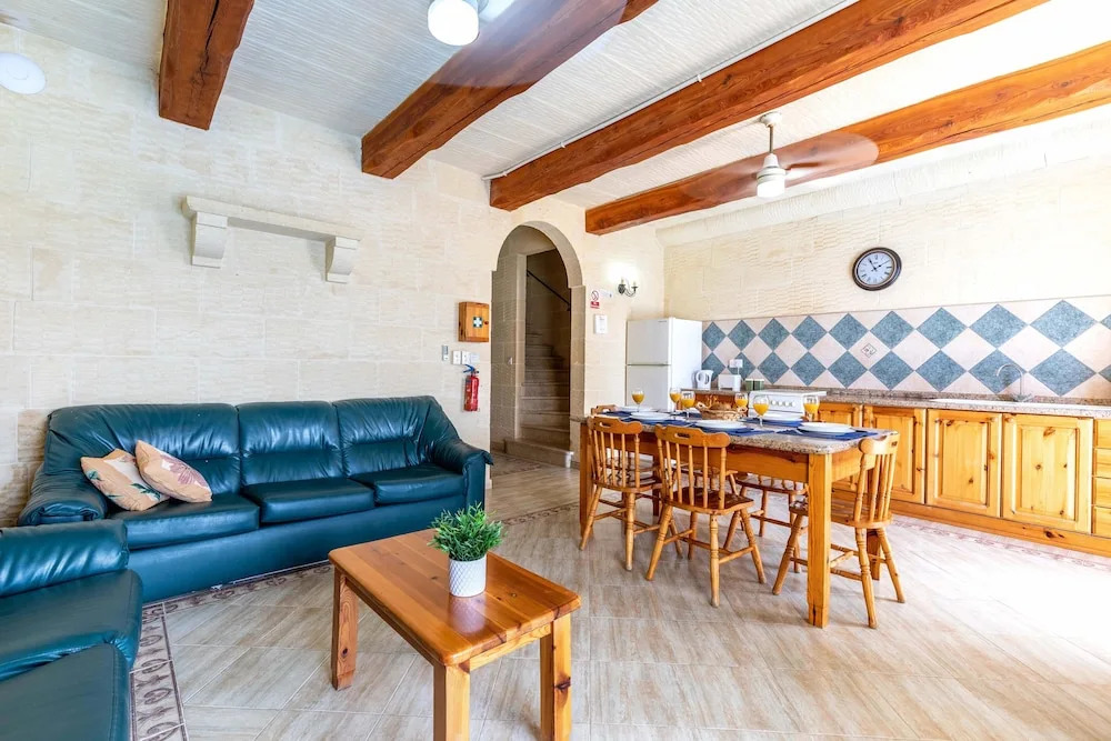 Villa Ta Debora Sleeps 7 with Pool