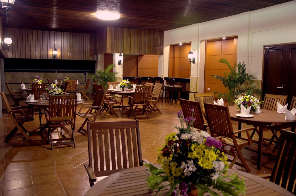 Royal Senyiur Hotel