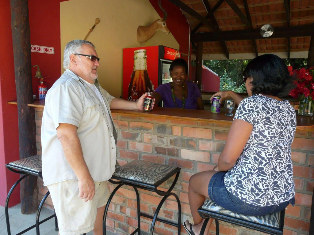Flamboyant Lodge & Restaurant