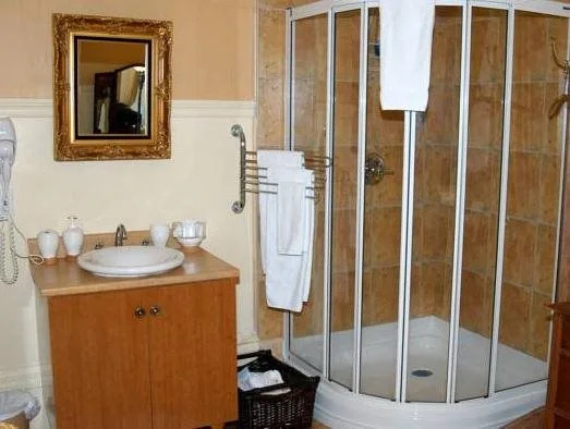 Jade Blue Bed And Breakfast