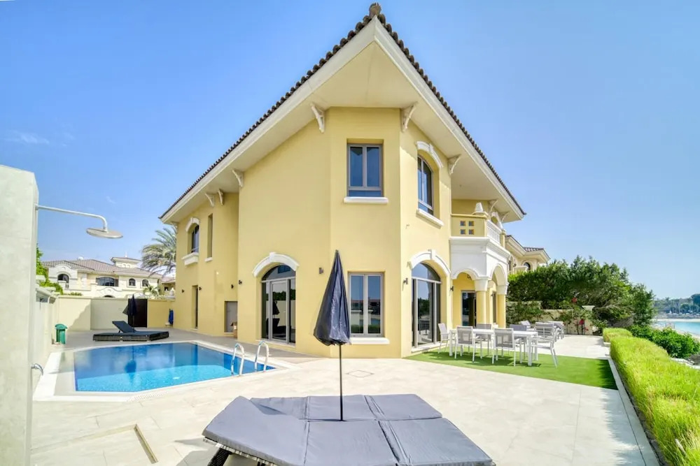 Beachfront 5BR Villa w Private Pool at the Palm