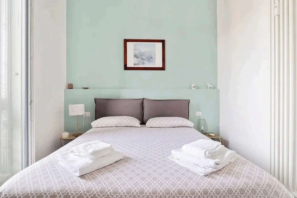 Isola View Renovated Apartment