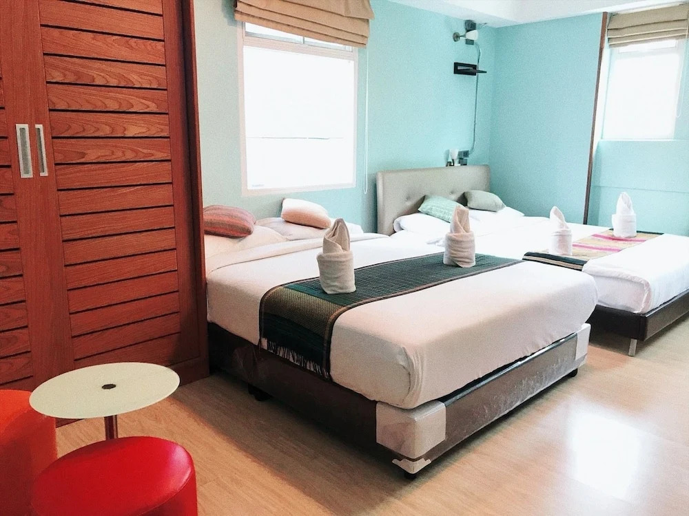 Tawan Bed Club