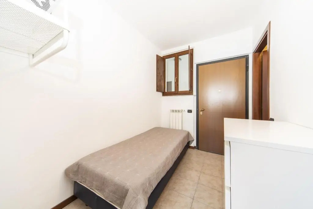 Studio Apartment Lake Views