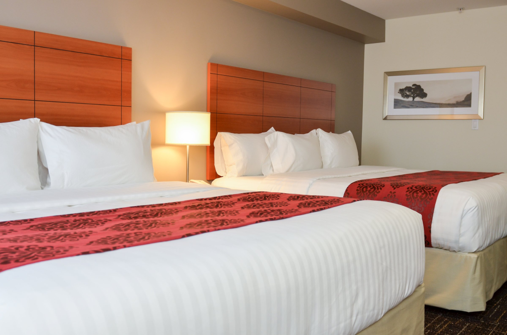 Best Western Thompson Hotel & Suites