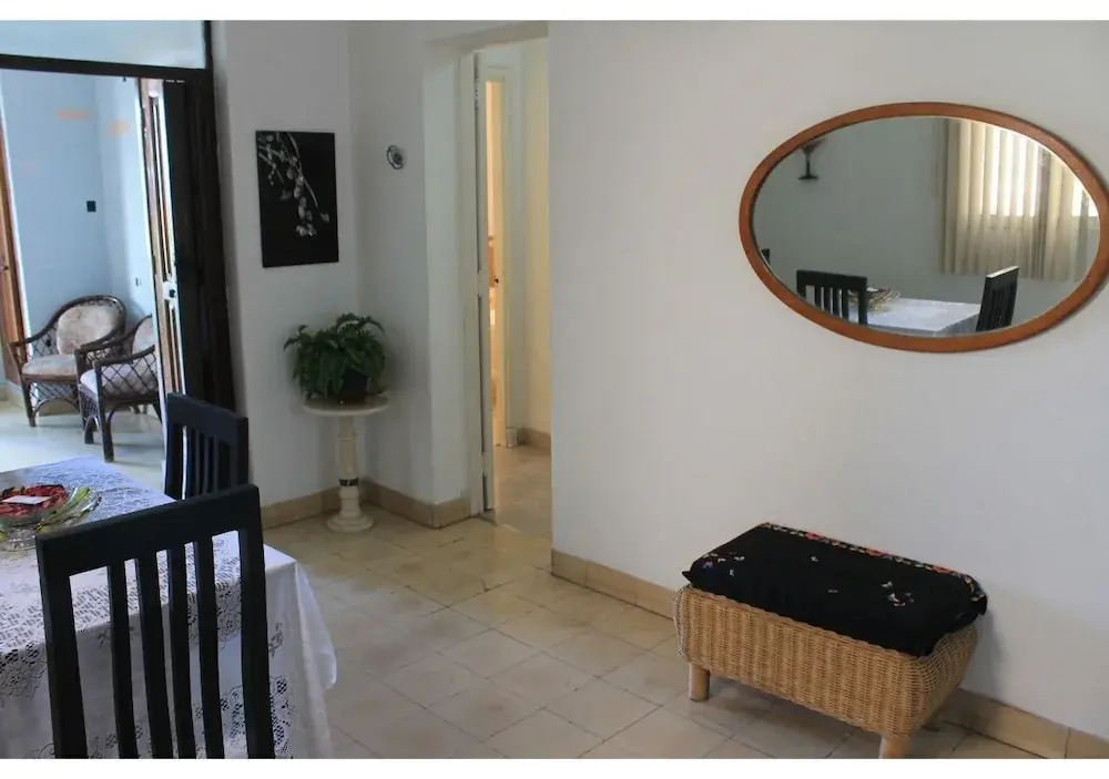 Hostal Sra. Vivian, Apartamento independiente VEDADO