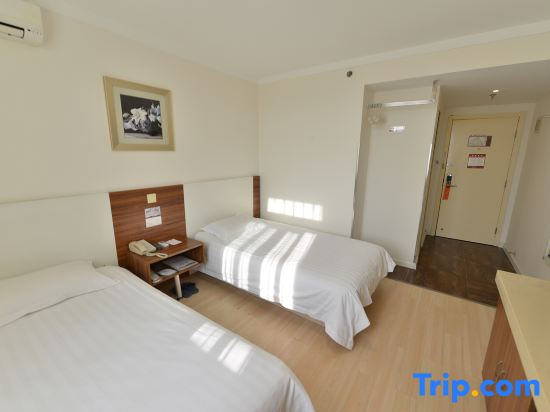Jingcheng Business Hotel (Beijing Shilihe Metro Station)