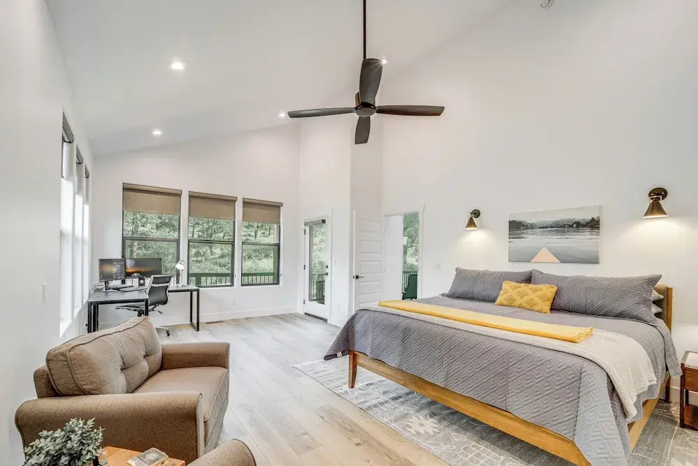Luxe Pine Home w/ Tonto National Forest Access!