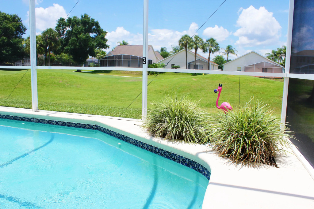 E132JA - 4 beds pool home on a golf course, Davenport, US