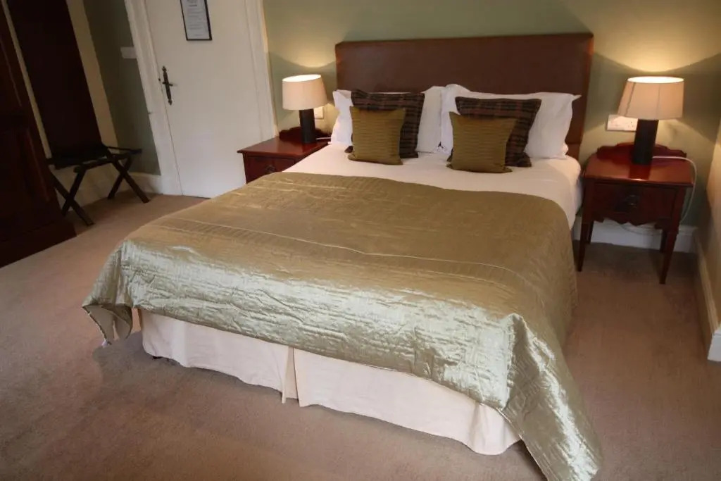 The Dibbinsdale Inn