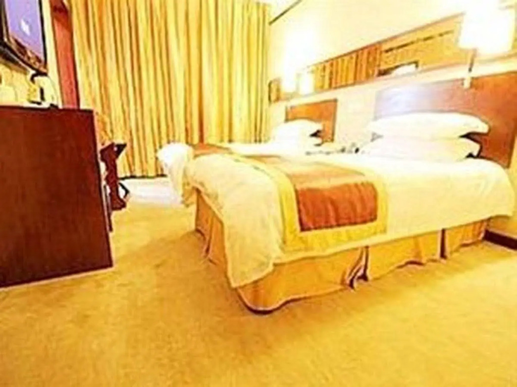 Wuhan Jingchu Chenhu Hotel