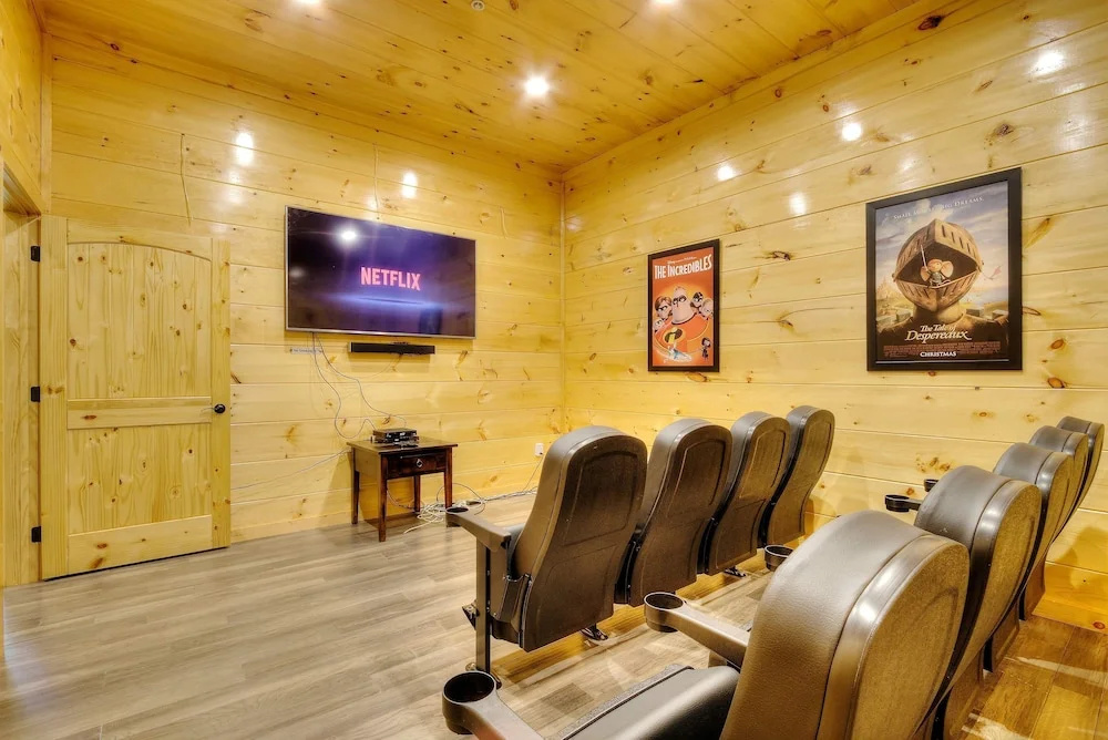 New 5K Suites Hot Tub Game Room Near Gsmnp