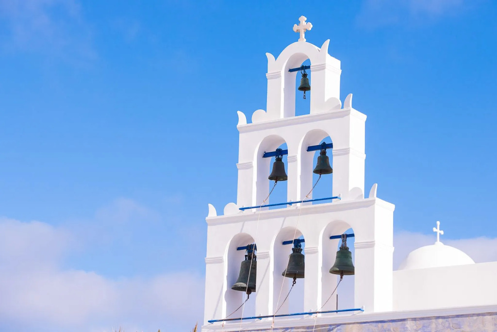 Pezoules of Oia