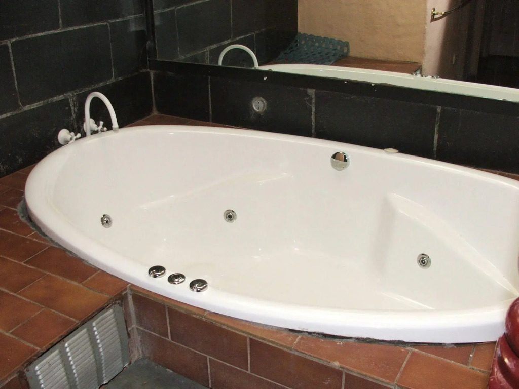 Mintaro Hideaway