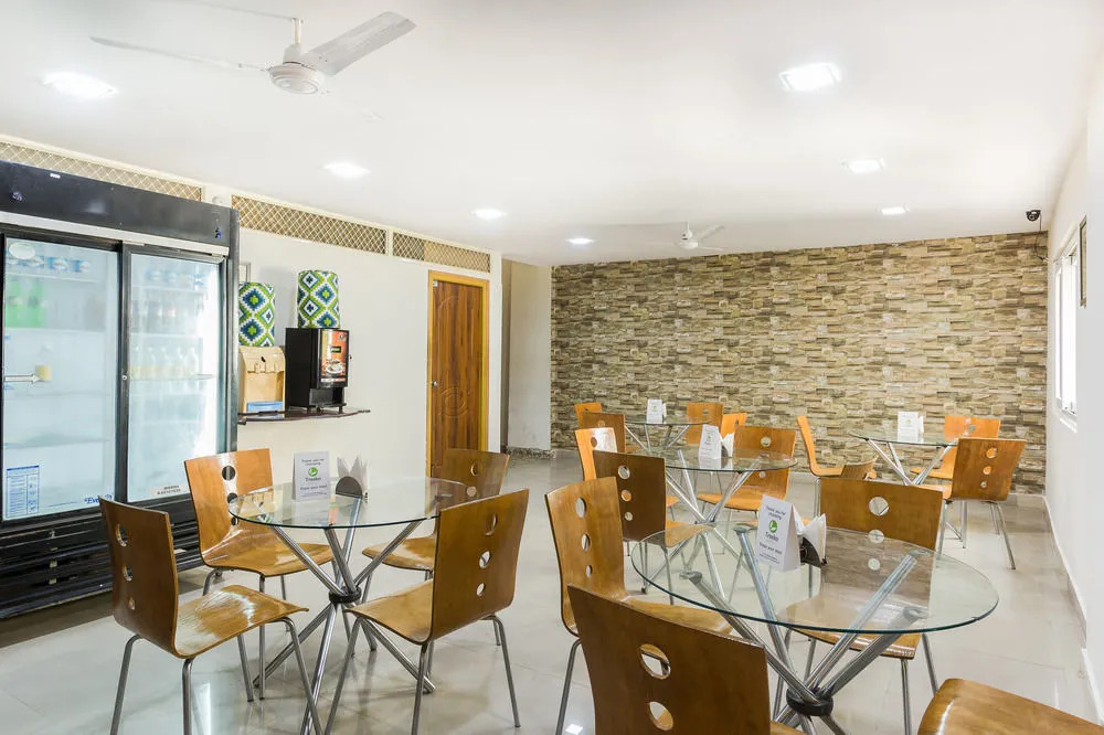 OYO 12120 Hotel Srico