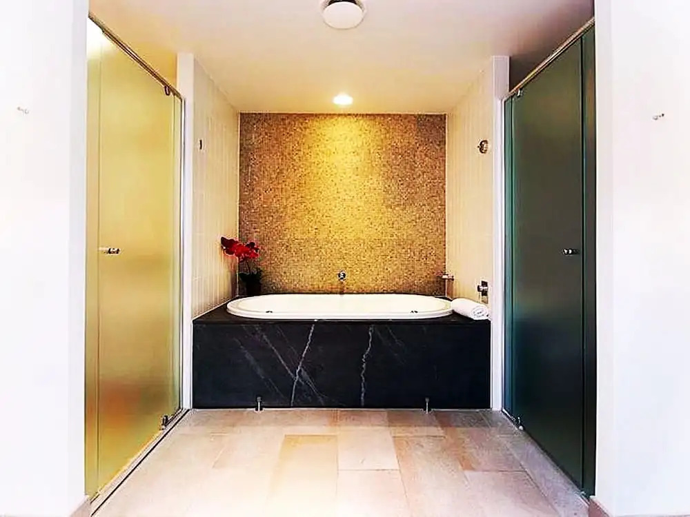 Temple 121 Modern Spacious Palm Cove 2 Brm 2 Bth Resort Apartment With Courtyard
