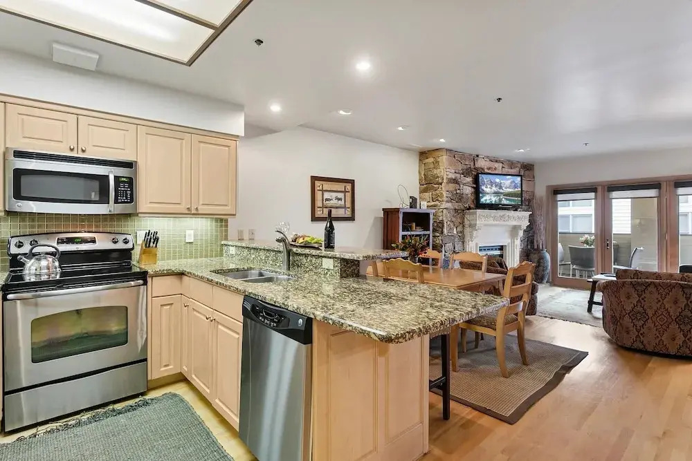 Royal Plaza at Deer Valley Resort - One Bedroom Condo #302 1 Condo