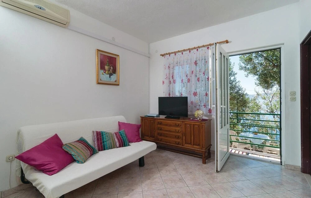 Nice Home in Pisak With Wifi and 3 Bedrooms