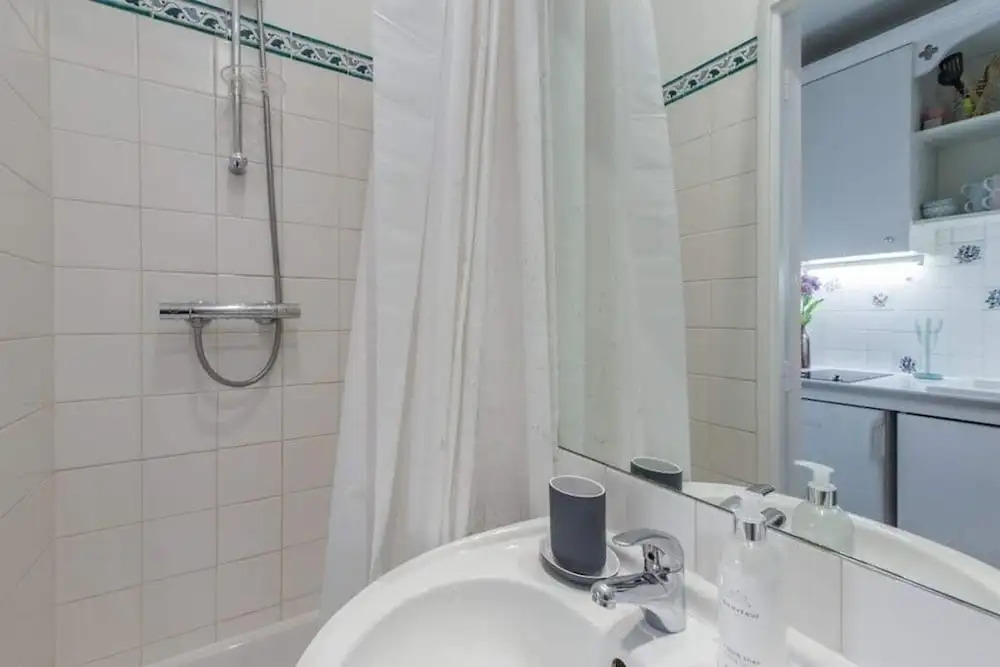 Nice Studio for 2 Near Louvre and Opera Brand New!