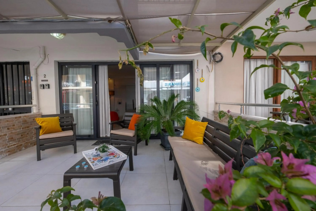 Ezgi's Suite With Terrace in The Heart of Marmaris