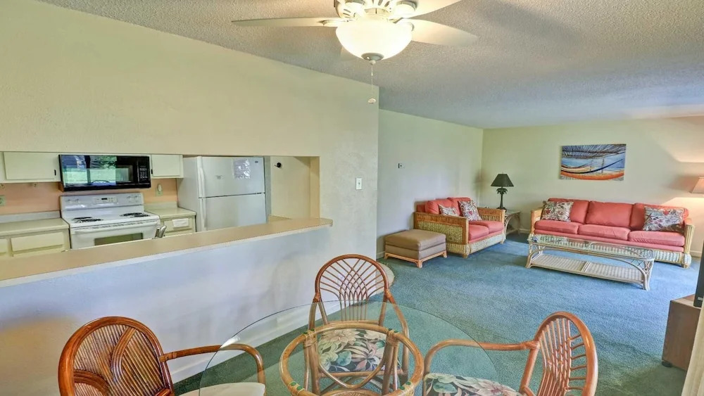 107 LAS Brisas 1 Bedroom Condo