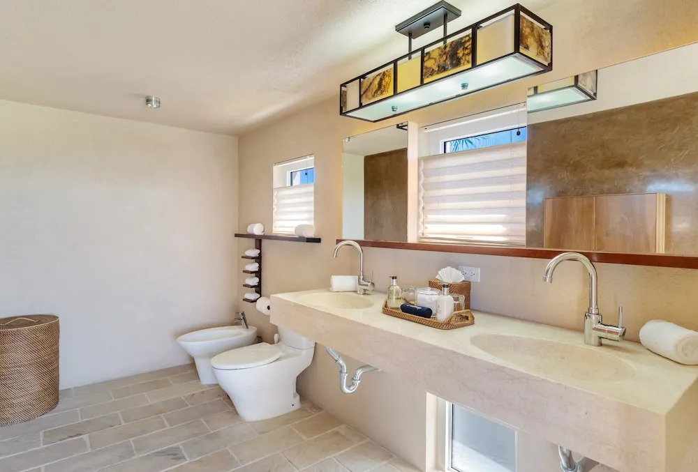 6 BR Villa With Concierge Amenities Pool