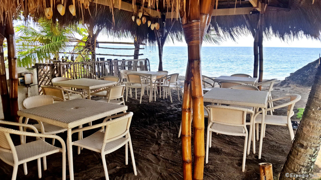 Mikes Dauin Dive Resort