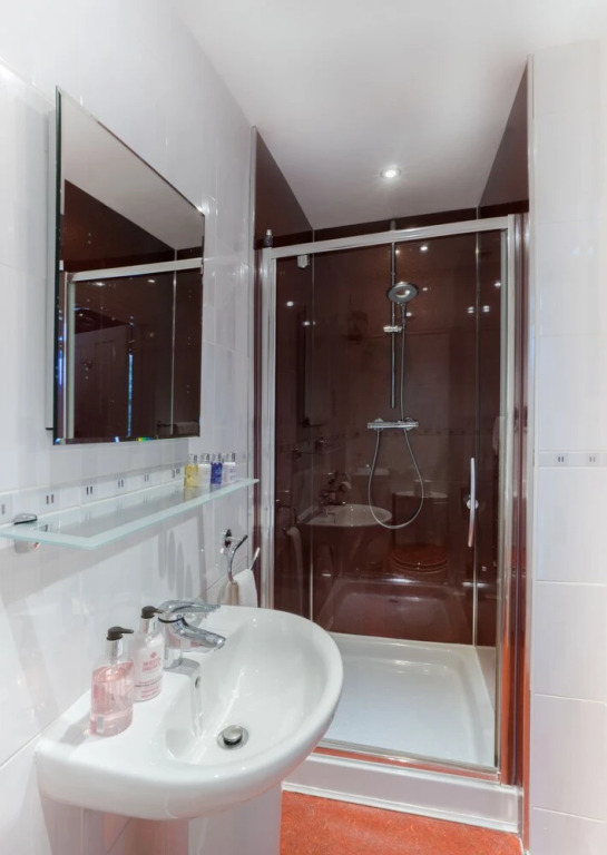 Westwood Guest House - Room Only