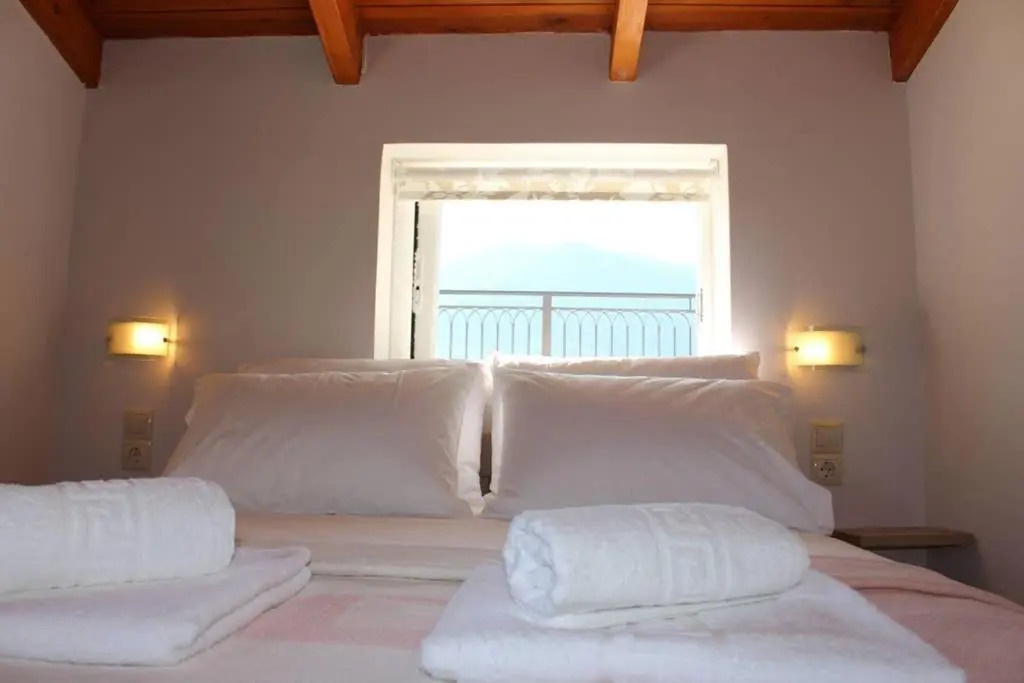 New independent loft, 360⁰ view, 5' beach/center