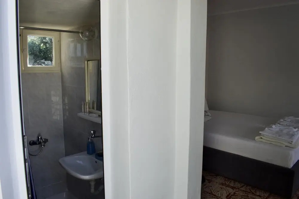 Astrihome - 2 Beautiful Small Apartments on top of Each Other Ideal for 5 Guests