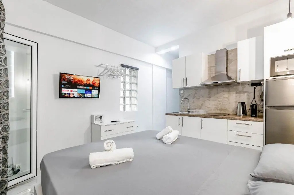 Lux studio 11 with yard in the heart of Athens