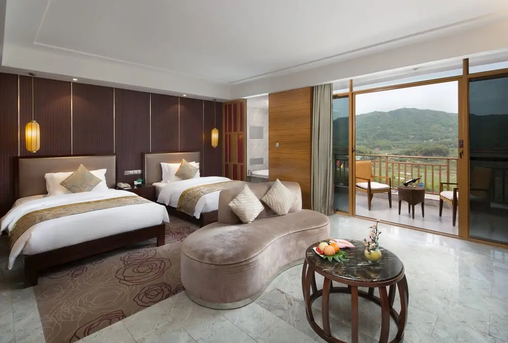 Huitang Huatian Hot Spring Resort Hotel