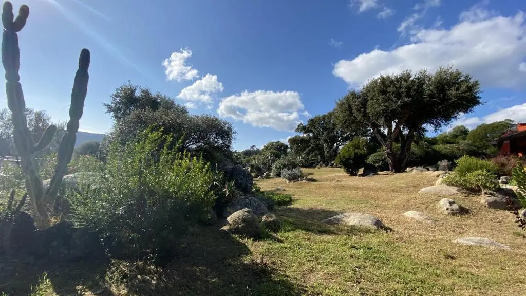Belle villa traditionnelle vue mer avec piscine à 1,5 km de la plage de Pinarello