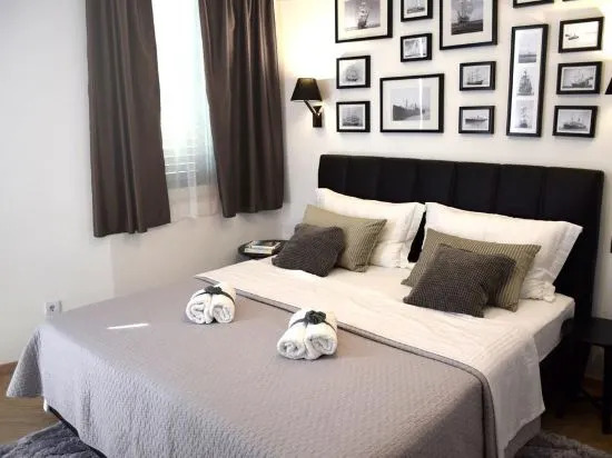 Blue Star Apartments