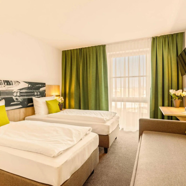 Highway Hotel