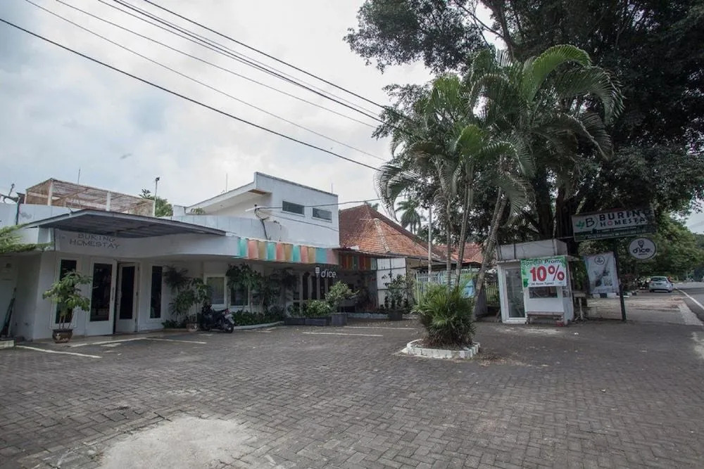 RedDoorz Plus @ Idjen Boulevard Malang