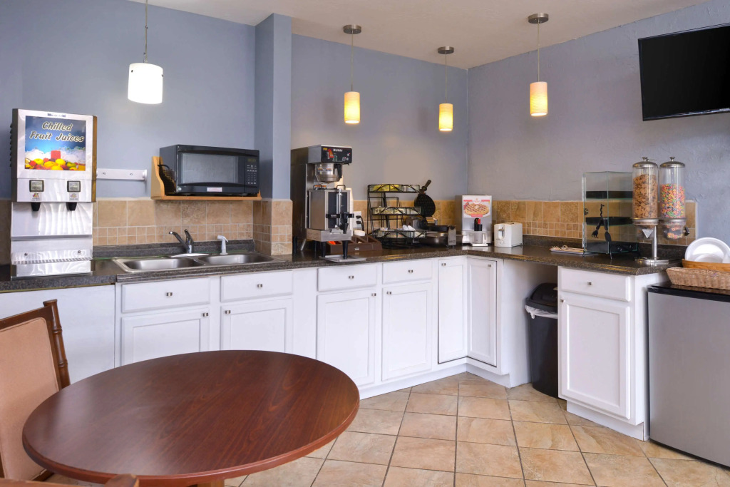 Americas Best Value Inn & Suites Branson - Near the Strip